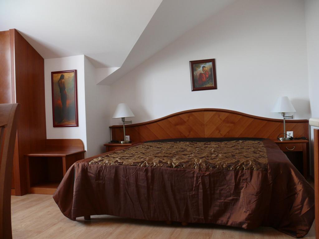 Szerencsemak Panzio Apartment Kehidakustány Room photo