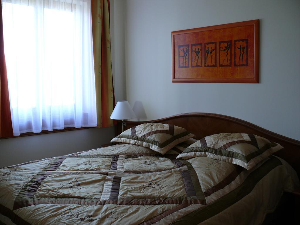 Szerencsemak Panzio Apartment Kehidakustány Room photo