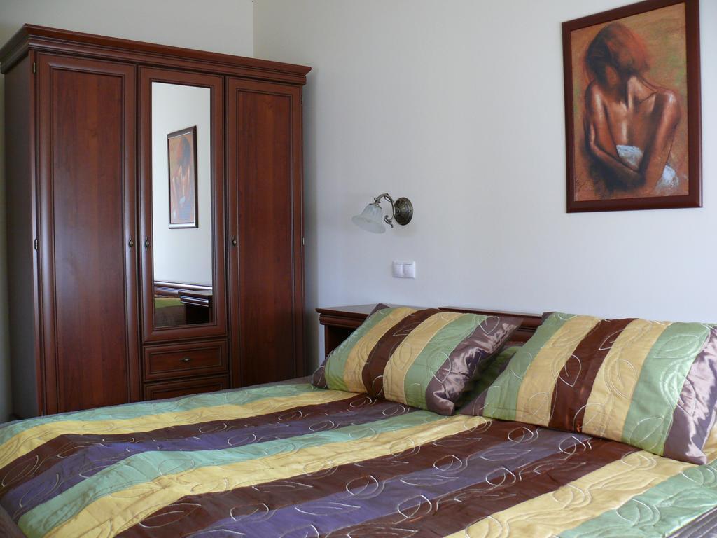 Szerencsemak Panzio Apartment Kehidakustány Room photo